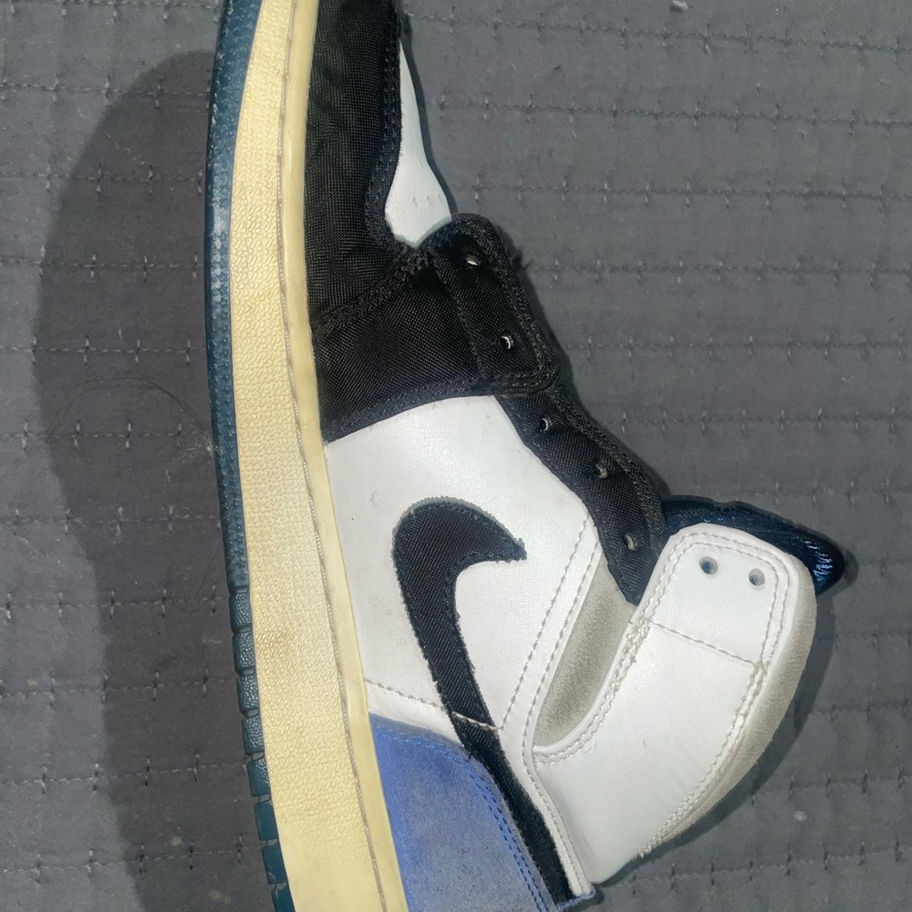 Air jordan 1 Black and White High-Top Sneakers - Picture 6 of 7